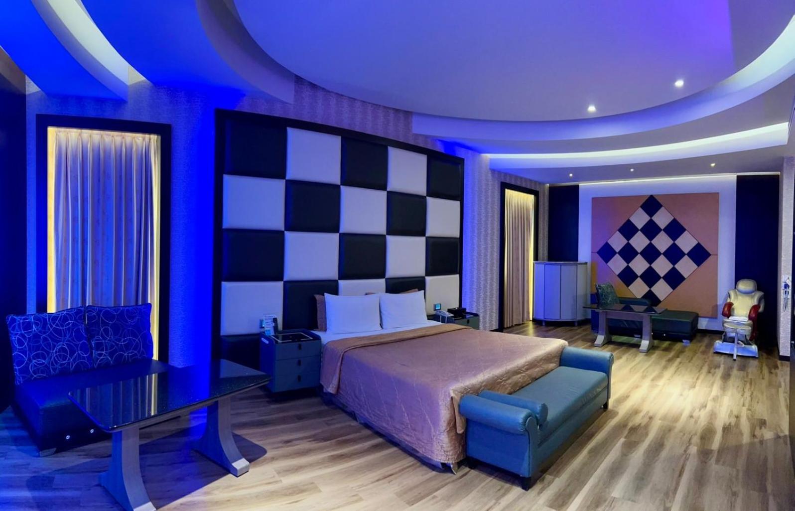 Wei Feng Exquisite Motel Pintung Branch Pingtung Esterno foto