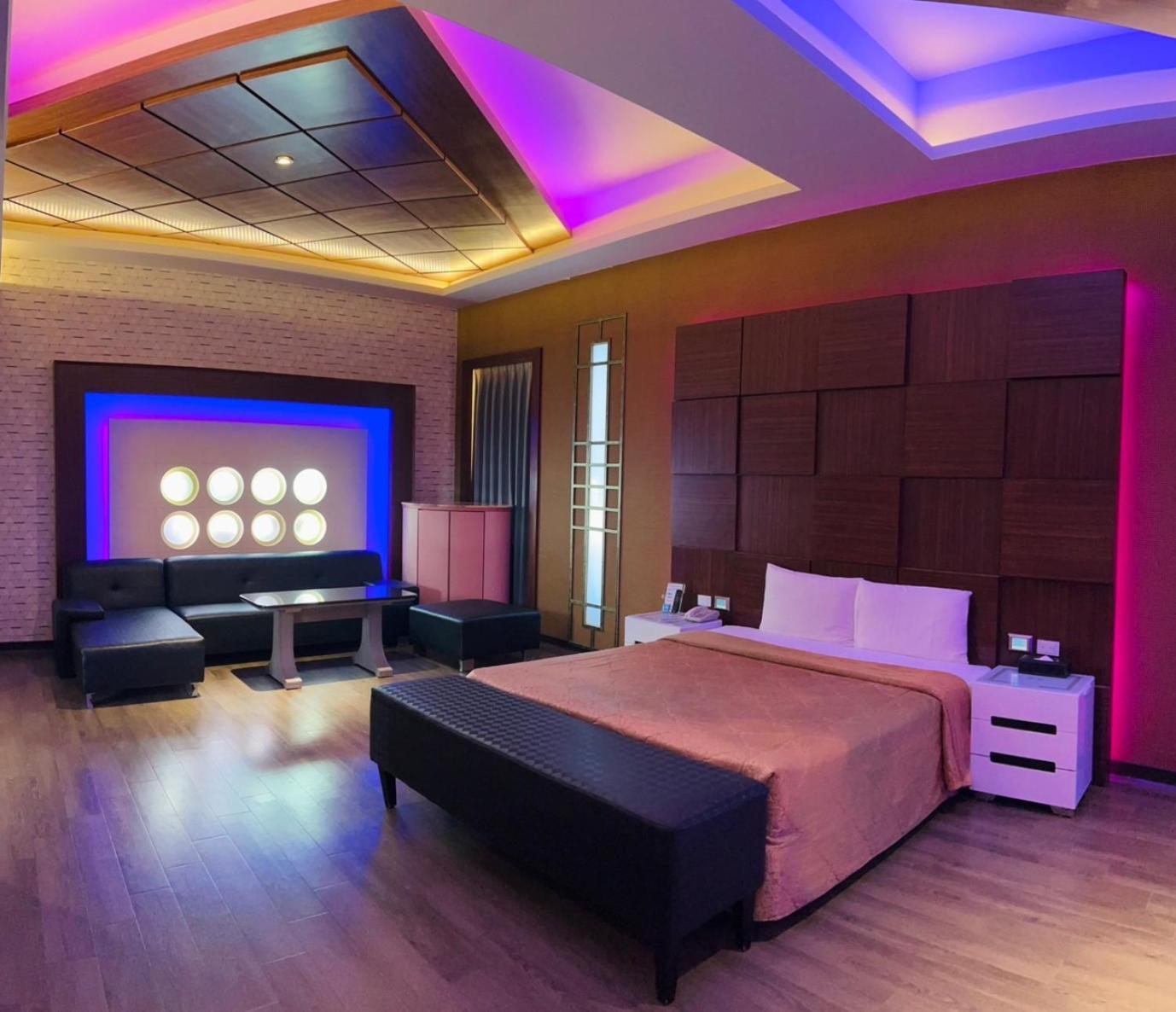 Wei Feng Exquisite Motel Pintung Branch Pingtung Esterno foto