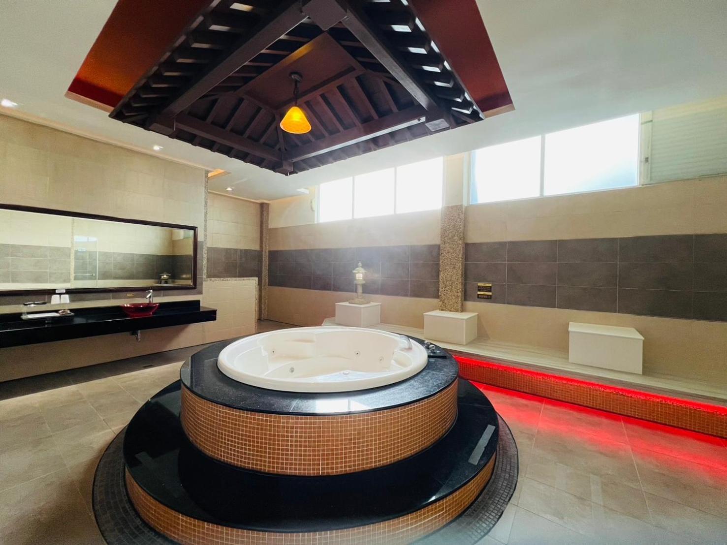 Wei Feng Exquisite Motel Pintung Branch Pingtung Esterno foto