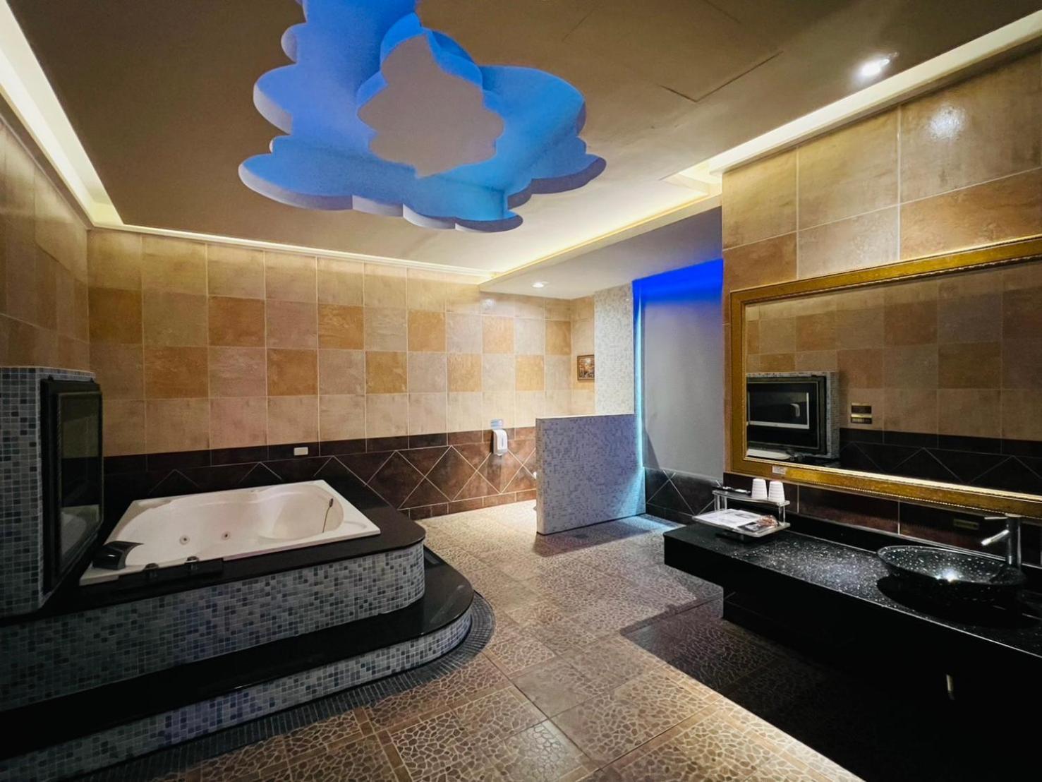Wei Feng Exquisite Motel Pintung Branch Pingtung Esterno foto
